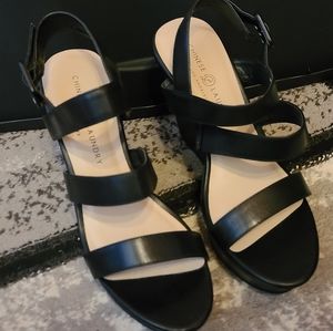 Chiese Laundry Ladies Black strap Sandals